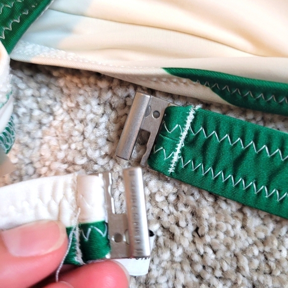 SOLID & STRIPED Women's Green And White Striped Bikini Top Size Large - Picture 4 of 5